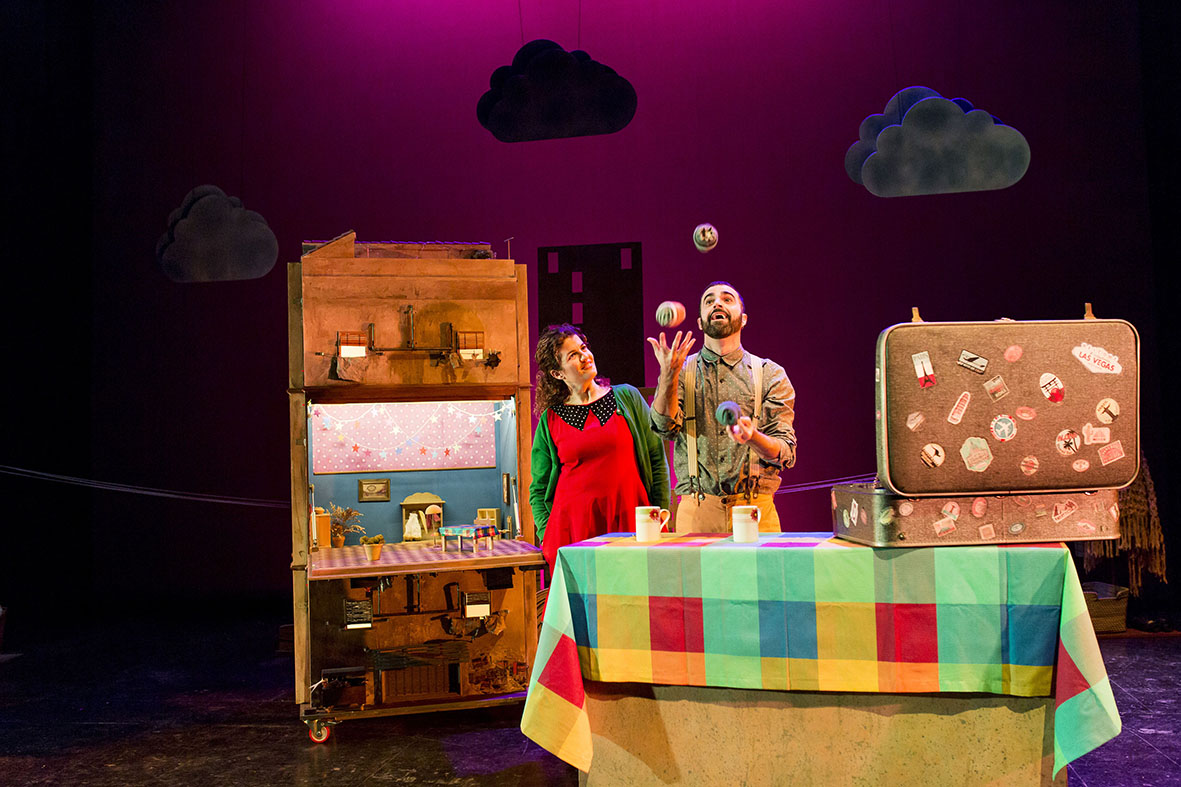 "Debajo del tejado", de Pata Teatro
