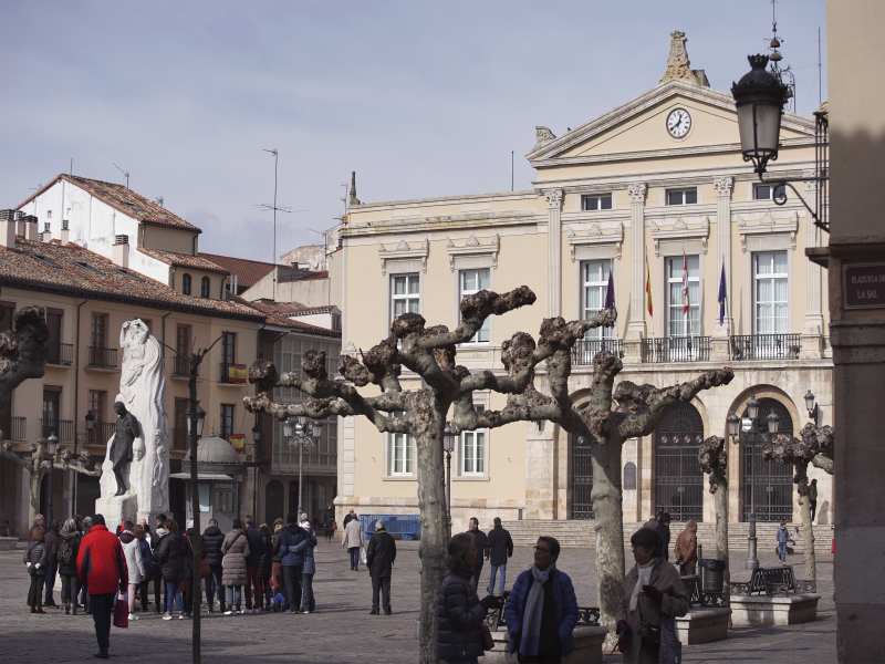 Plaza Mayor y Ayuntamiento